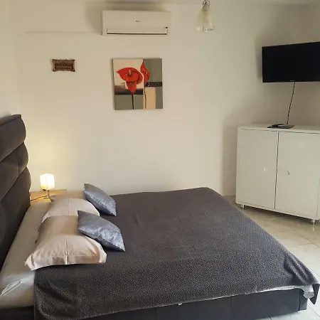 Konukevi Iva 3*