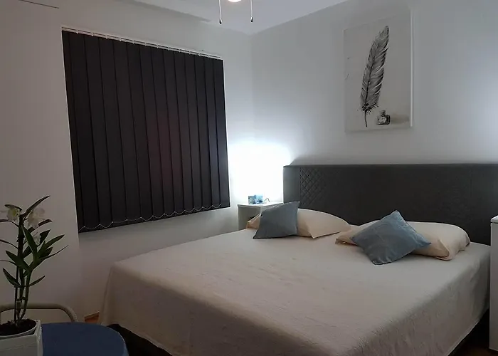 Iva פאקוסטאן